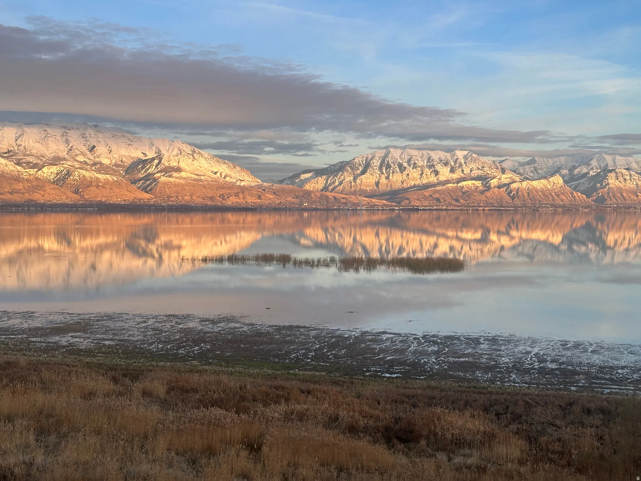 Water view with mountains
