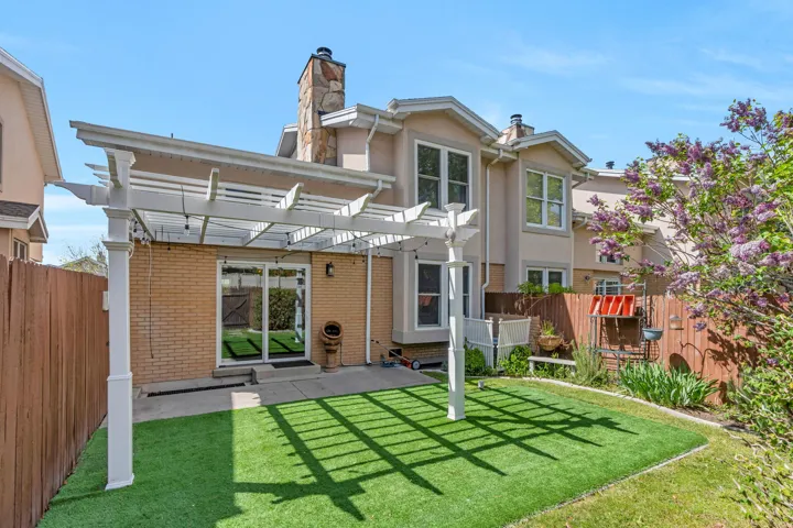 Beautiful entertaining space in back of house