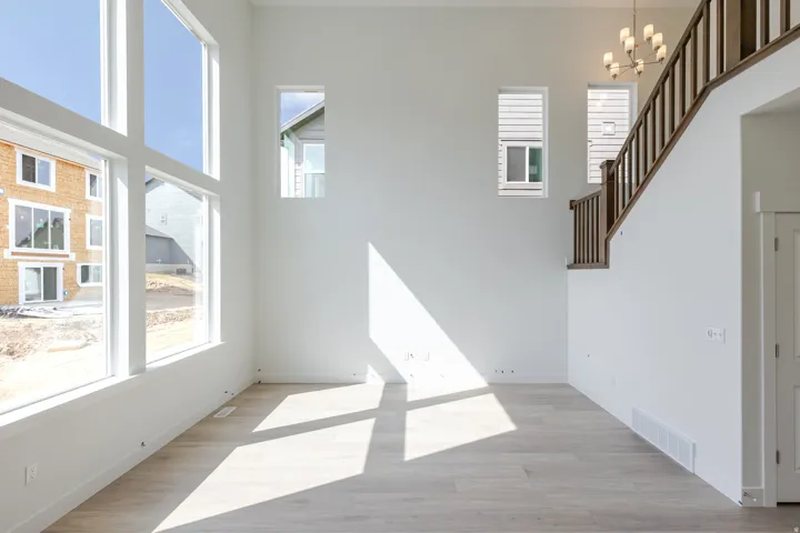 Expansive window wall with multiple panes