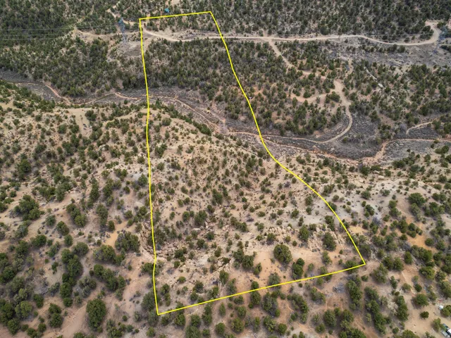 Map of property location featuring property boundaries highlighted