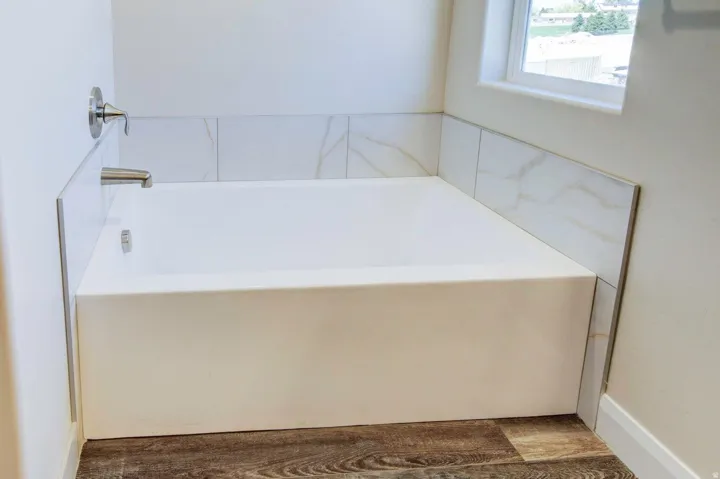 Bathroom featuring a garden tub