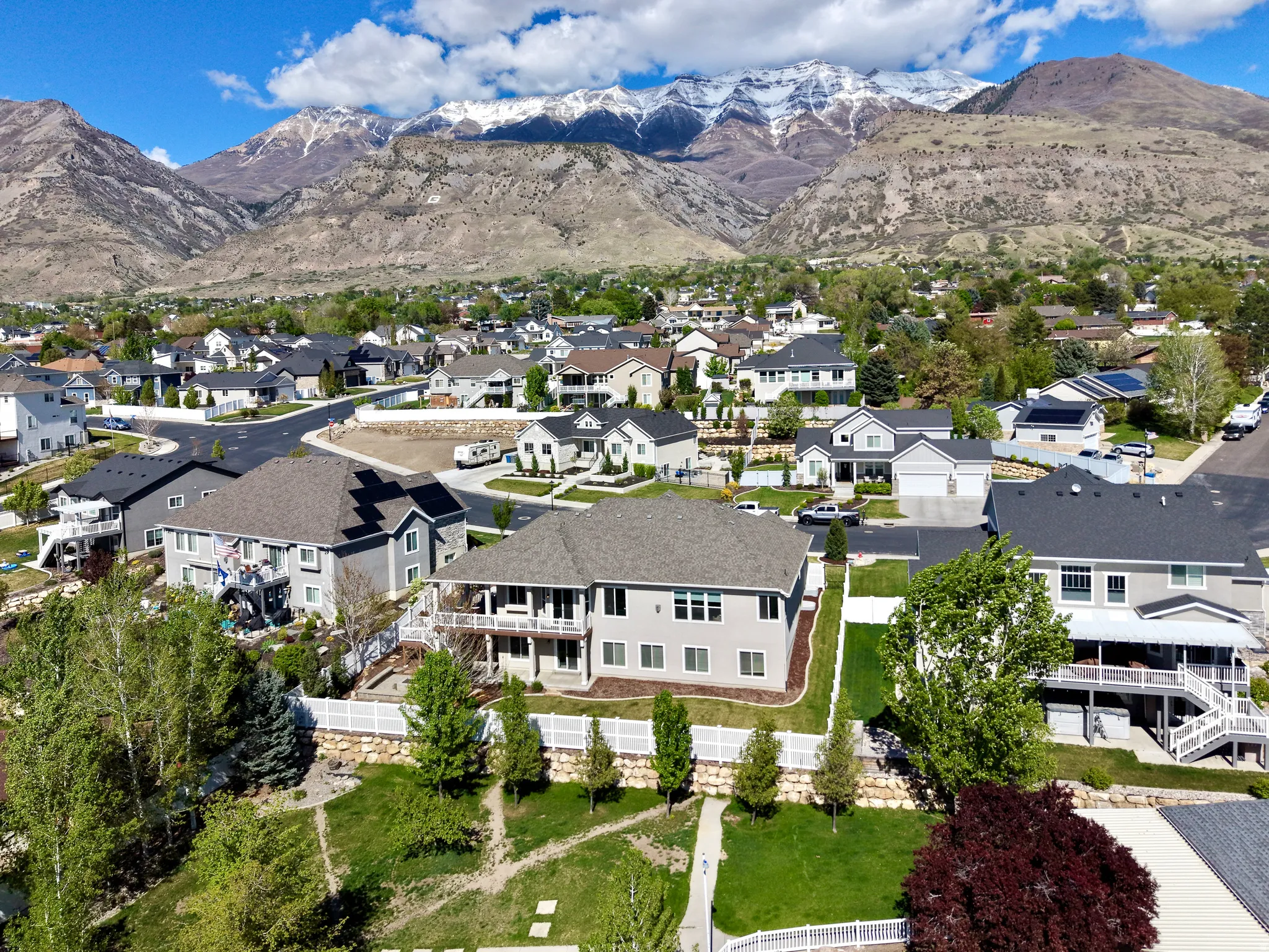 Bird's eye view of a mountainous background