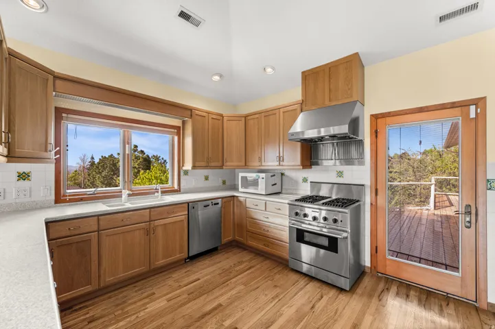 927 N Ensign Vista Dr, Salt Lake City, Utah 84103