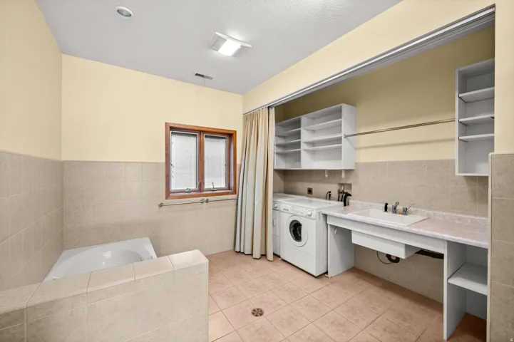 927 N Ensign Vista Dr, Salt Lake City, Utah 84103
