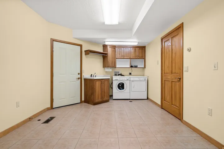 927 N Ensign Vista Dr, Salt Lake City, Utah 84103