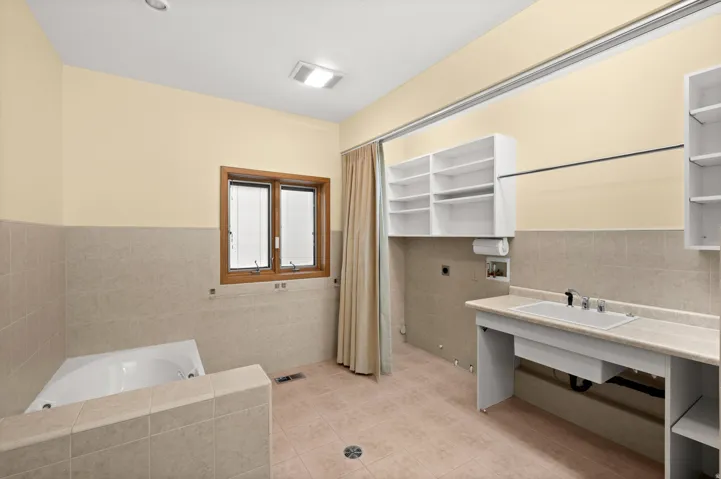 927 N Ensign Vista Dr, Salt Lake City, Utah 84103