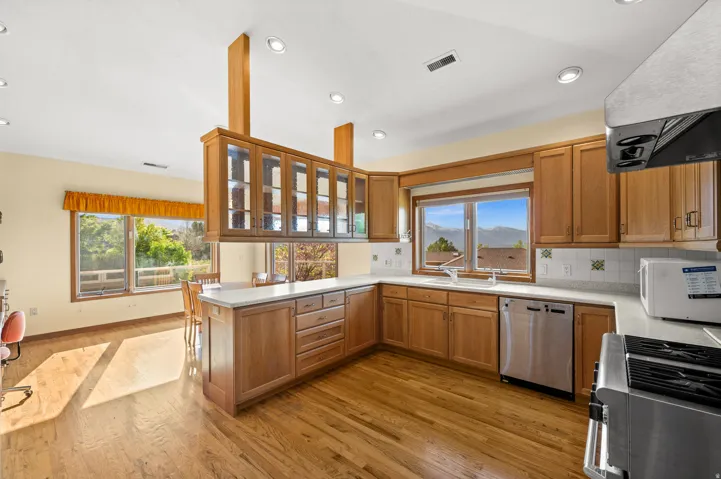 927 N Ensign Vista Dr, Salt Lake City, Utah 84103