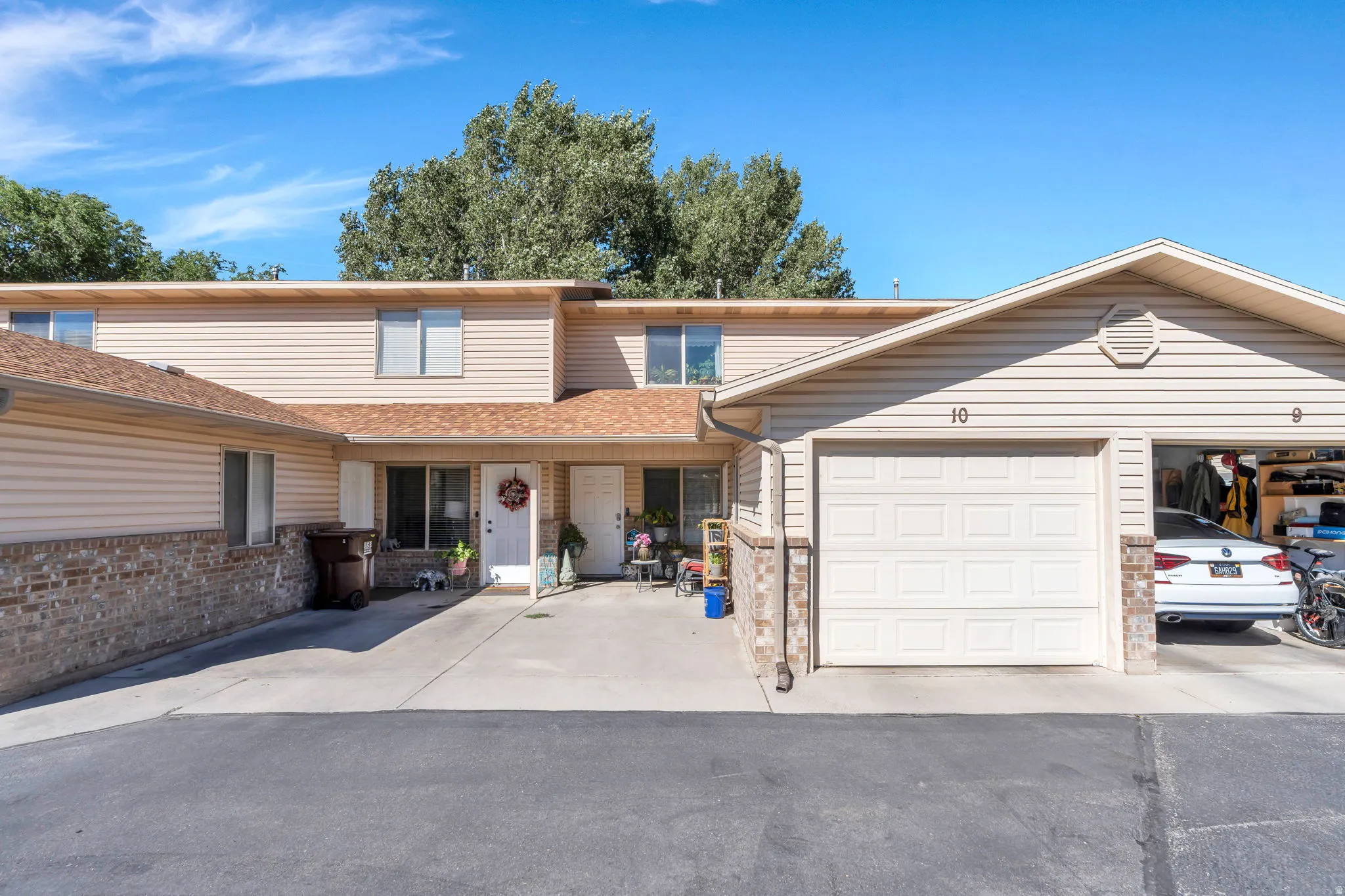 Two-story condo available in Ogden