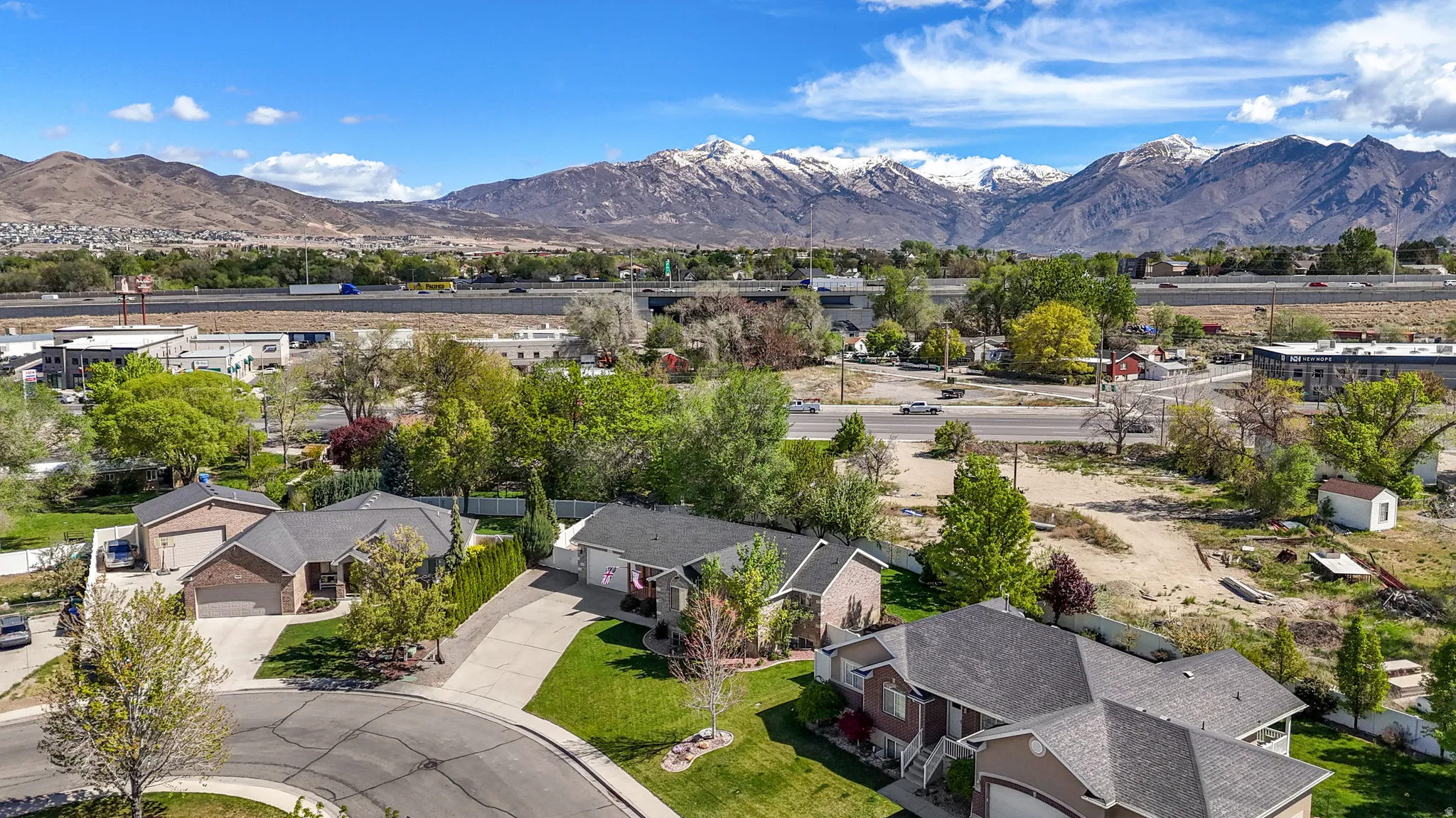 Please refer to the listing for info on back lot~