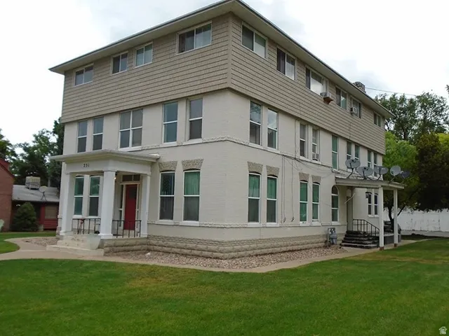 251 E 300 S, Springville, Utah 84663