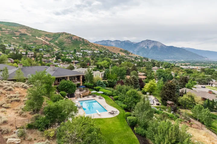 2076 S Scenic Cir, Salt Lake City, Utah 84109