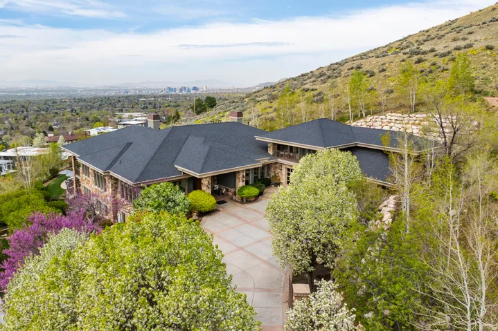 2076 S Scenic Cir, Salt Lake City, Utah 84109