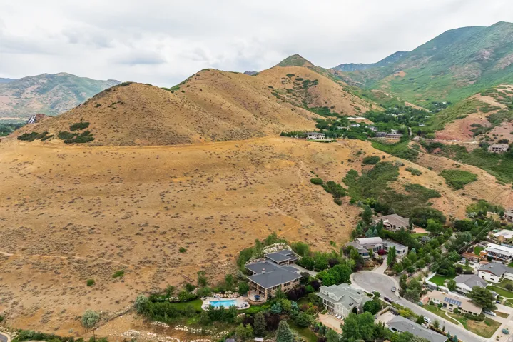 2076 S Scenic Cir, Salt Lake City, Utah 84109