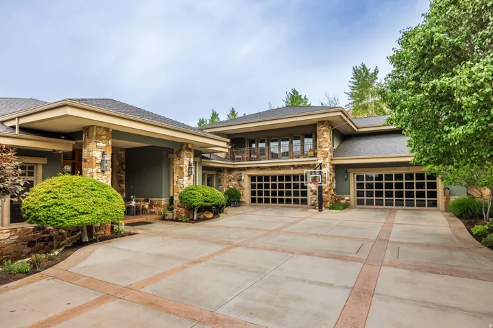 2076 S Scenic Cir, Salt Lake City, Utah 84109