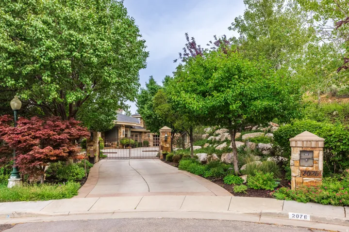 2076 S Scenic Cir, Salt Lake City, Utah 84109
