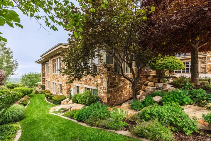 2076 S Scenic Cir, Salt Lake City, Utah 84109