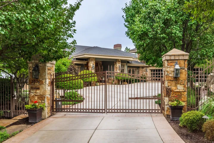 2076 S Scenic Cir, Salt Lake City, Utah 84109