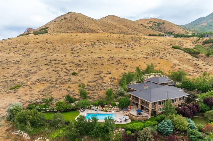 2076 S Scenic Cir, Salt Lake City, Utah 84109