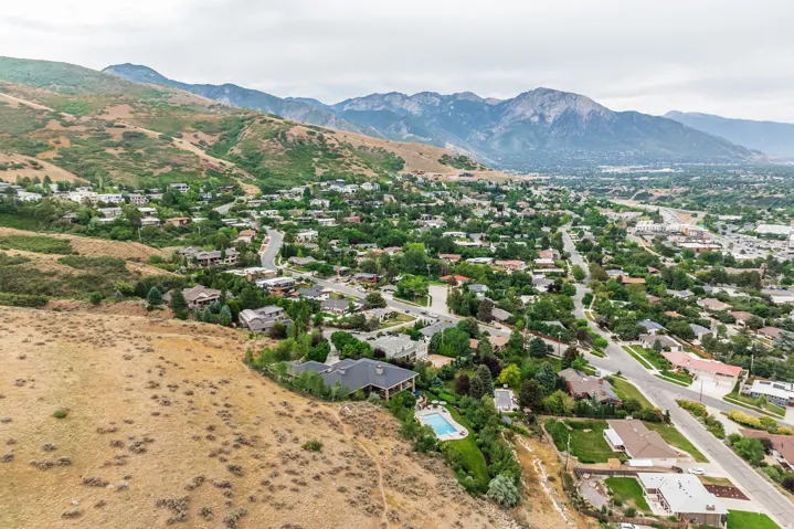 2076 S Scenic Cir, Salt Lake City, Utah 84109