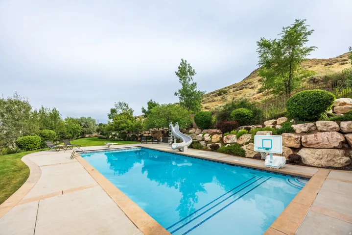 2076 S Scenic Cir, Salt Lake City, Utah 84109