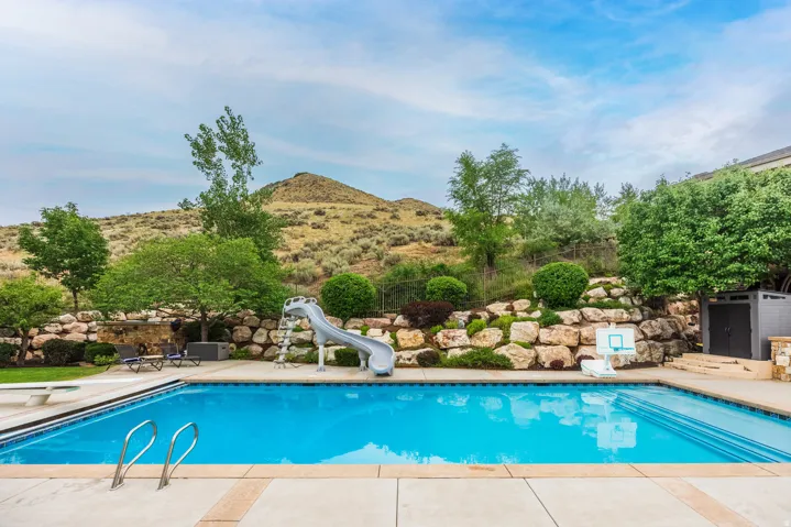 2076 S Scenic Cir, Salt Lake City, Utah 84109