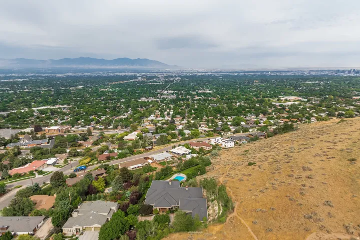 2076 S Scenic Cir, Salt Lake City, Utah 84109