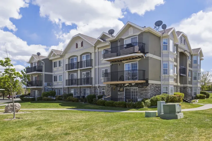 View of apartment building / complex