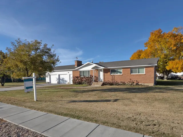 2132 W 800 N, Clinton, Utah 84015