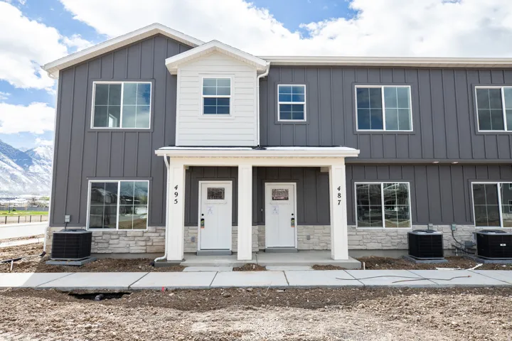 View of front of townhome