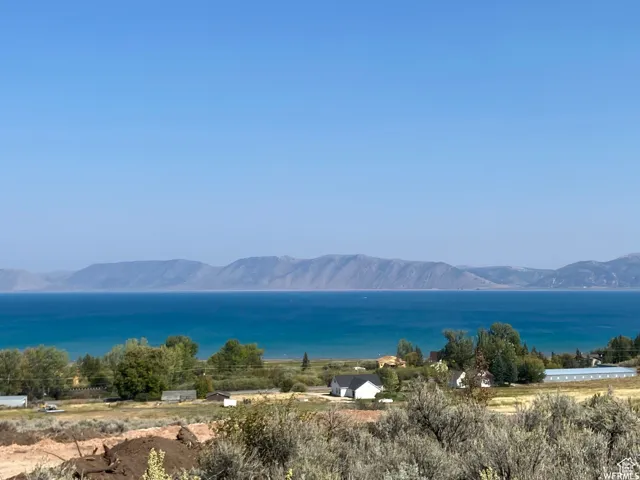 290 W Sunburst Dr, Garden City, Utah 84028