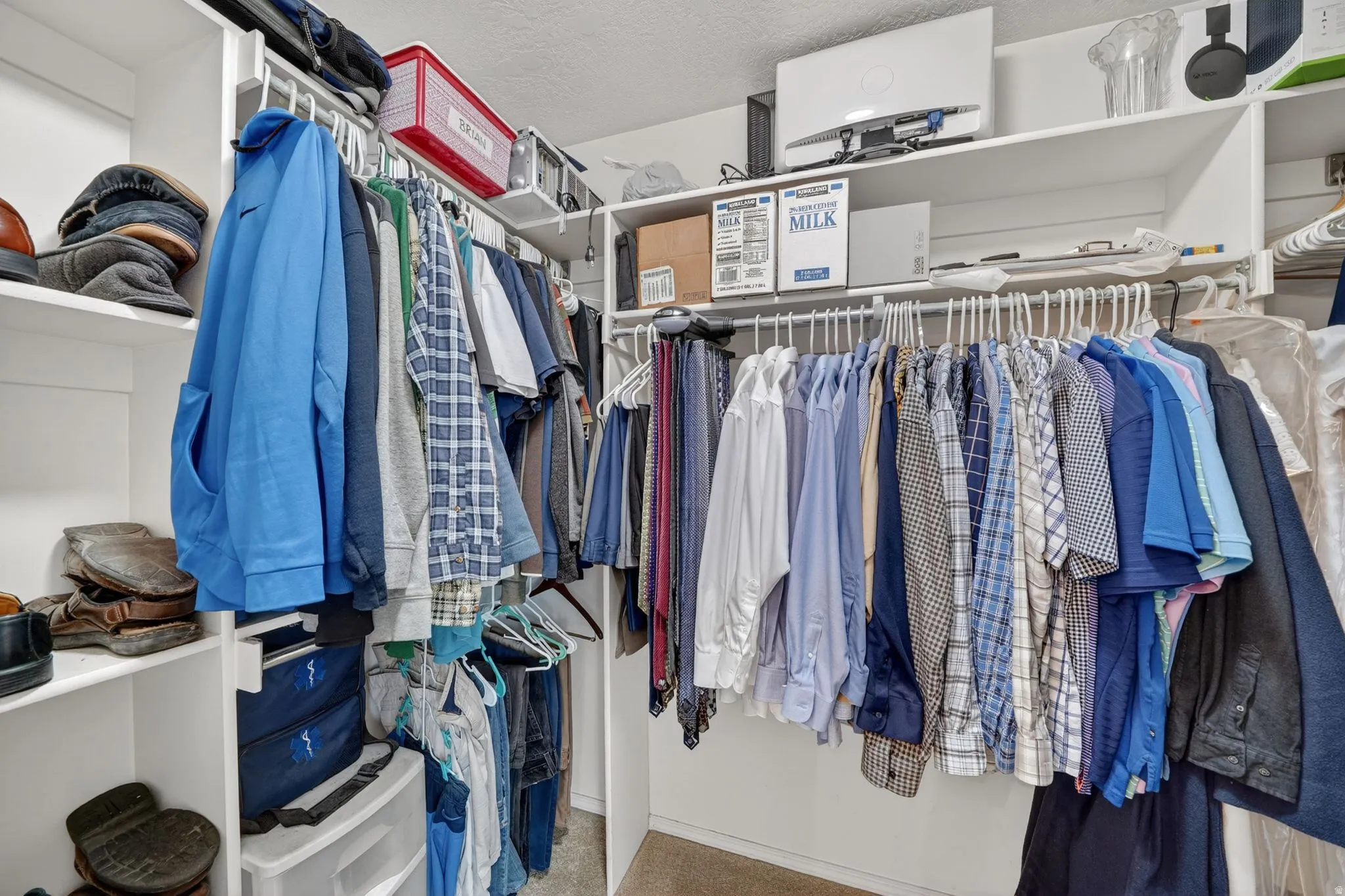 View of walk in closet