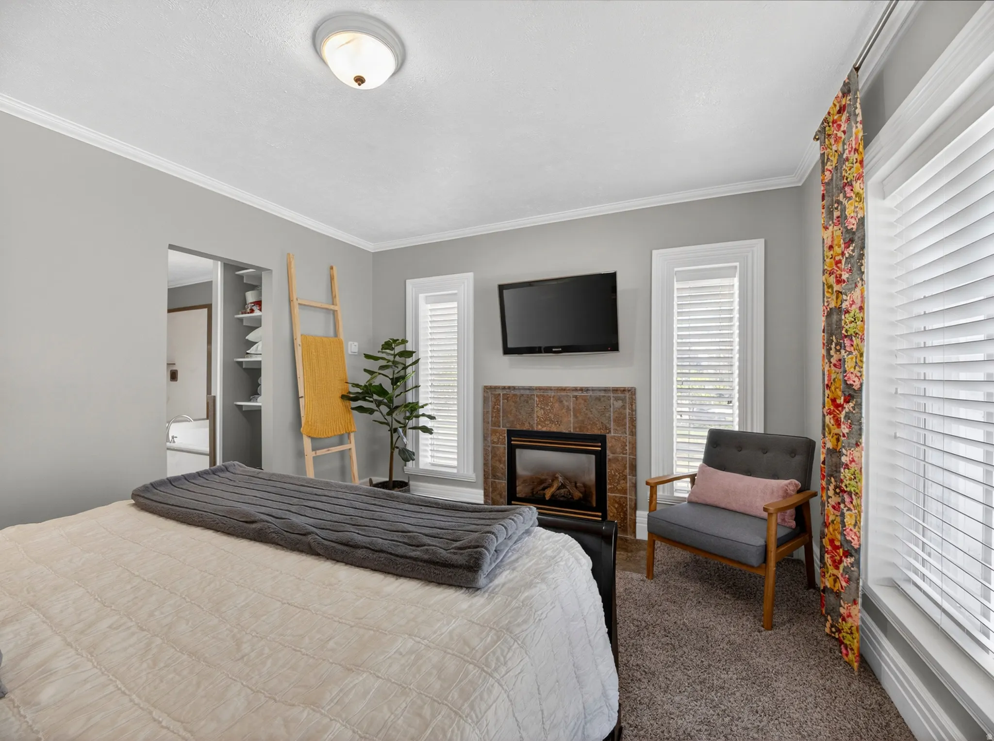 Primary Bedroom with En-Suite Bathroom