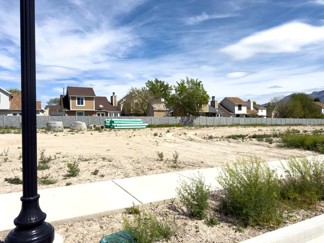 View of yard featuring a residential view