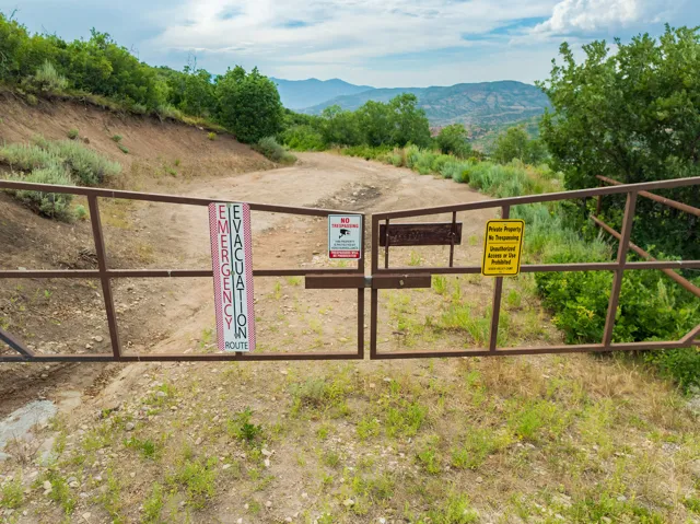 View of yard featuring a mountain view