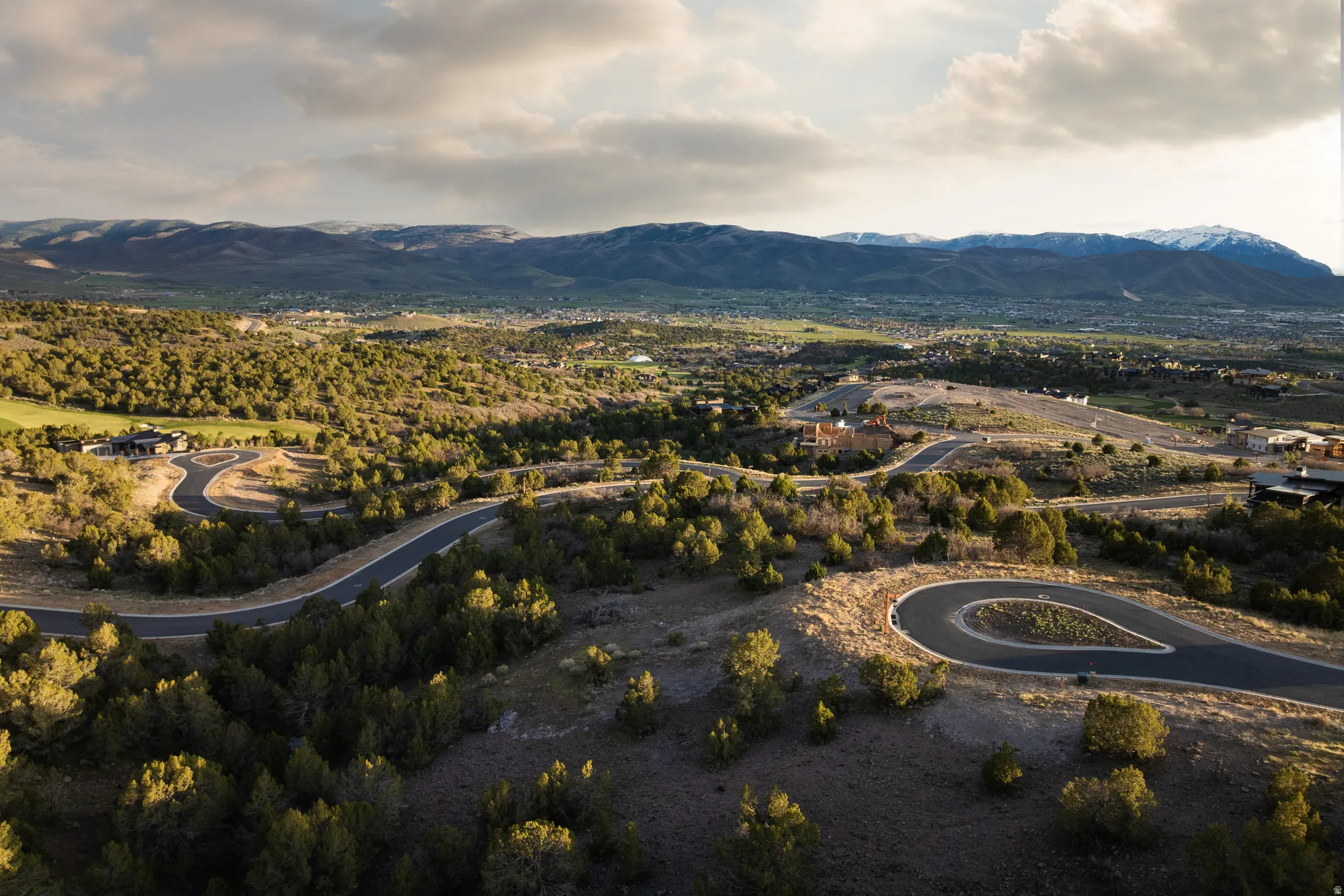 Bird's eye view of a mountainous background