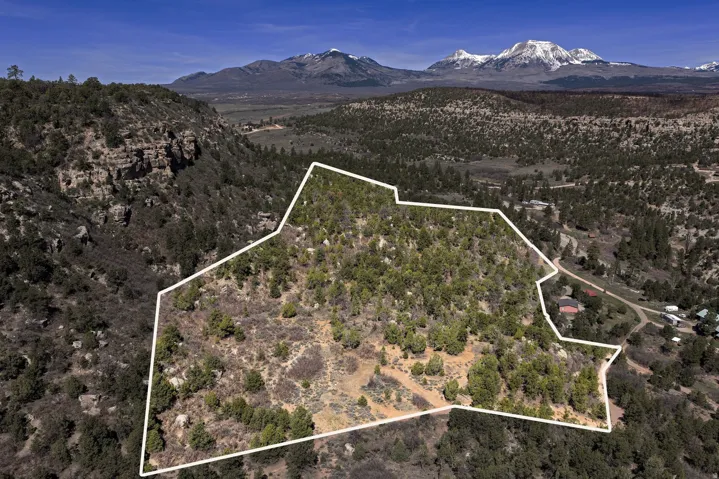 View of property location with property boundaries highlighted and mountains