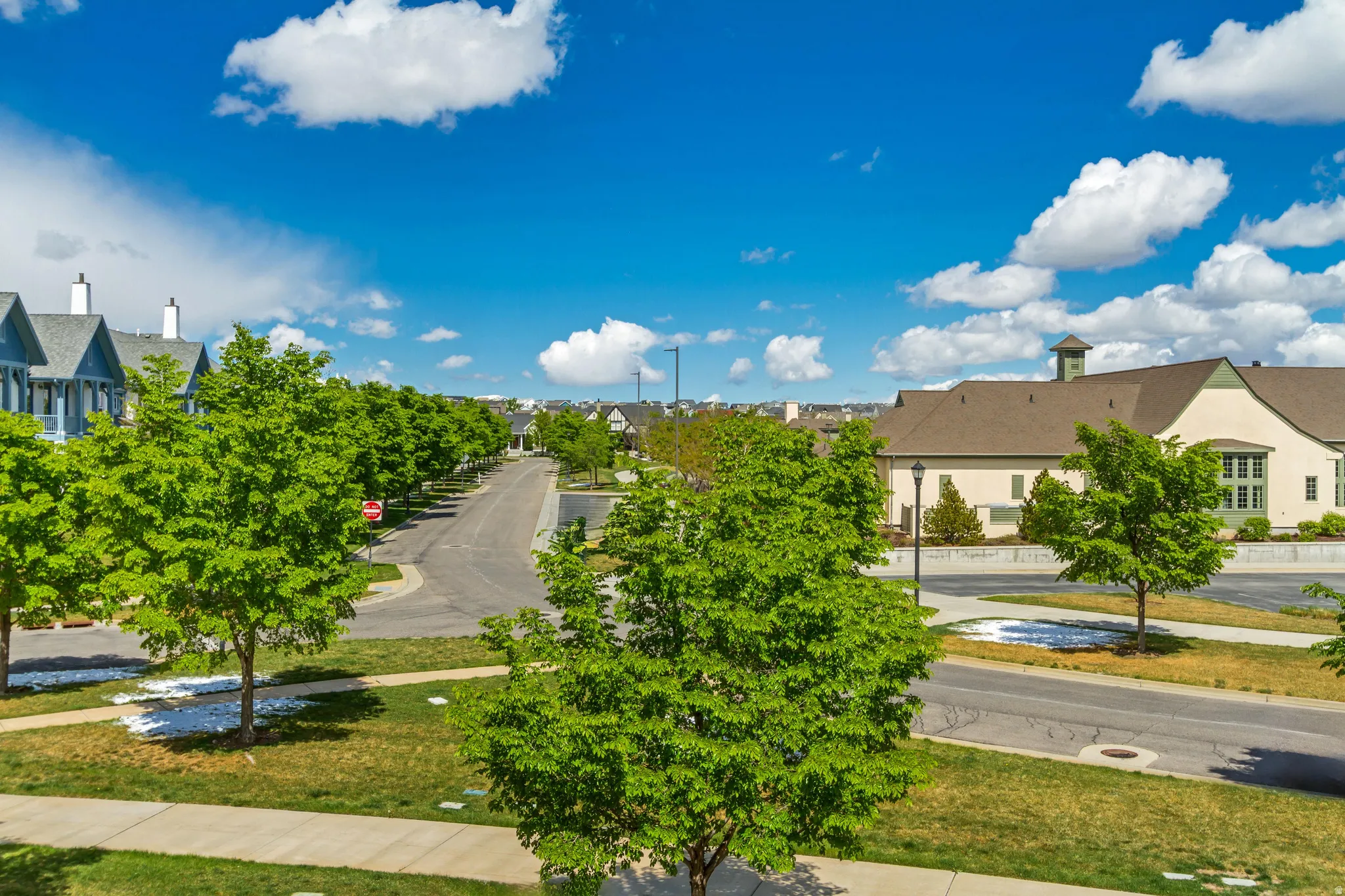 View of property's community with a residential view