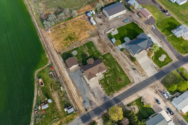 Aerial view of property and surrounding area