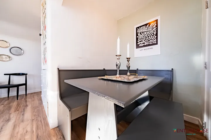 Dining nook in Kitchen unit 3 building 1