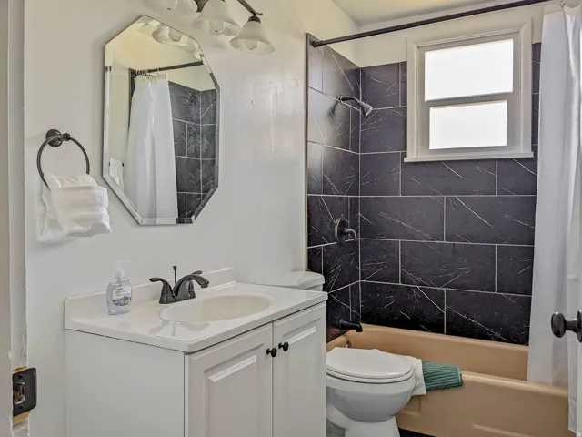 Building 3 Duplex- Bathroom of unit 6