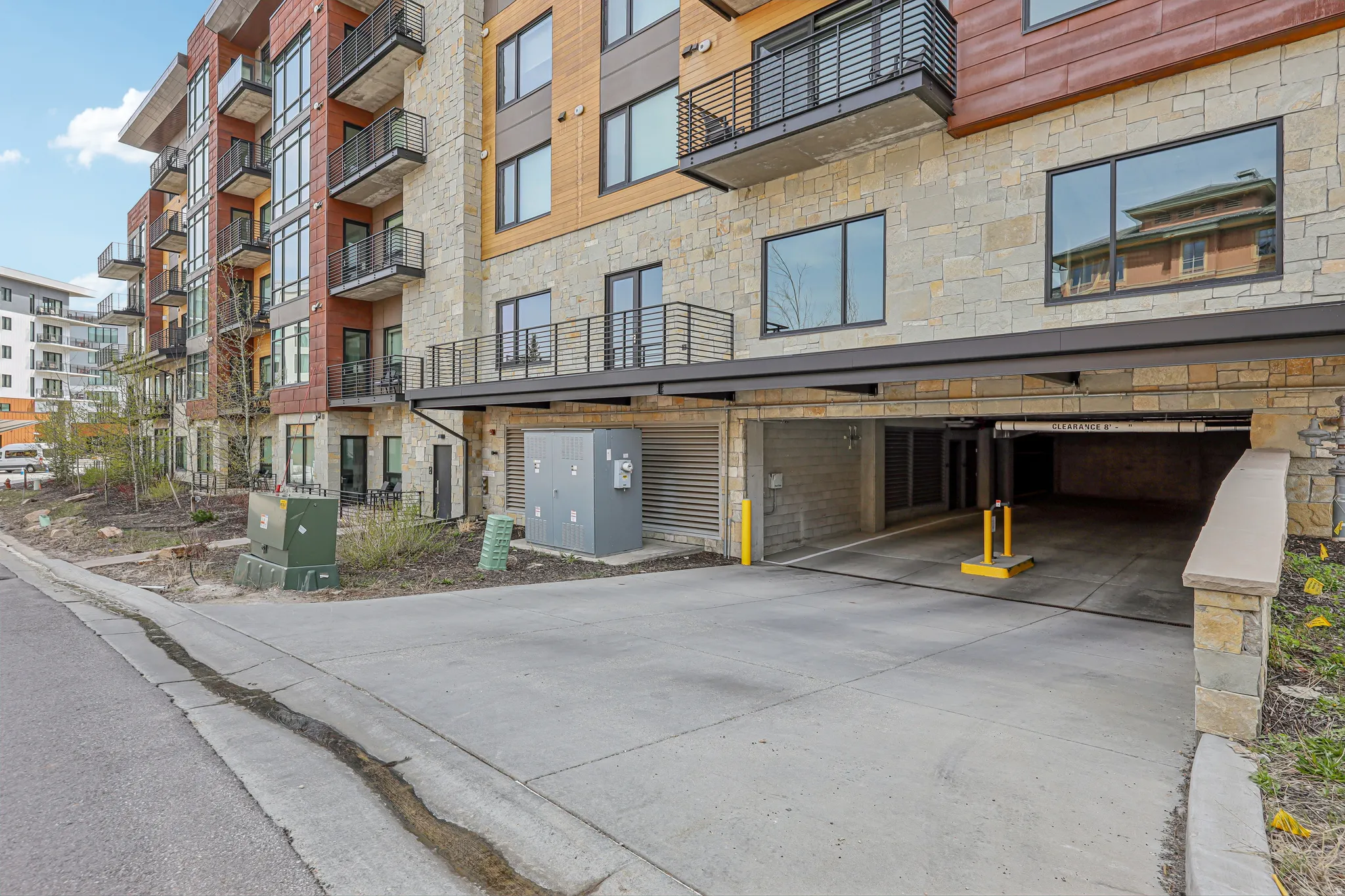 View of apartment building / complex