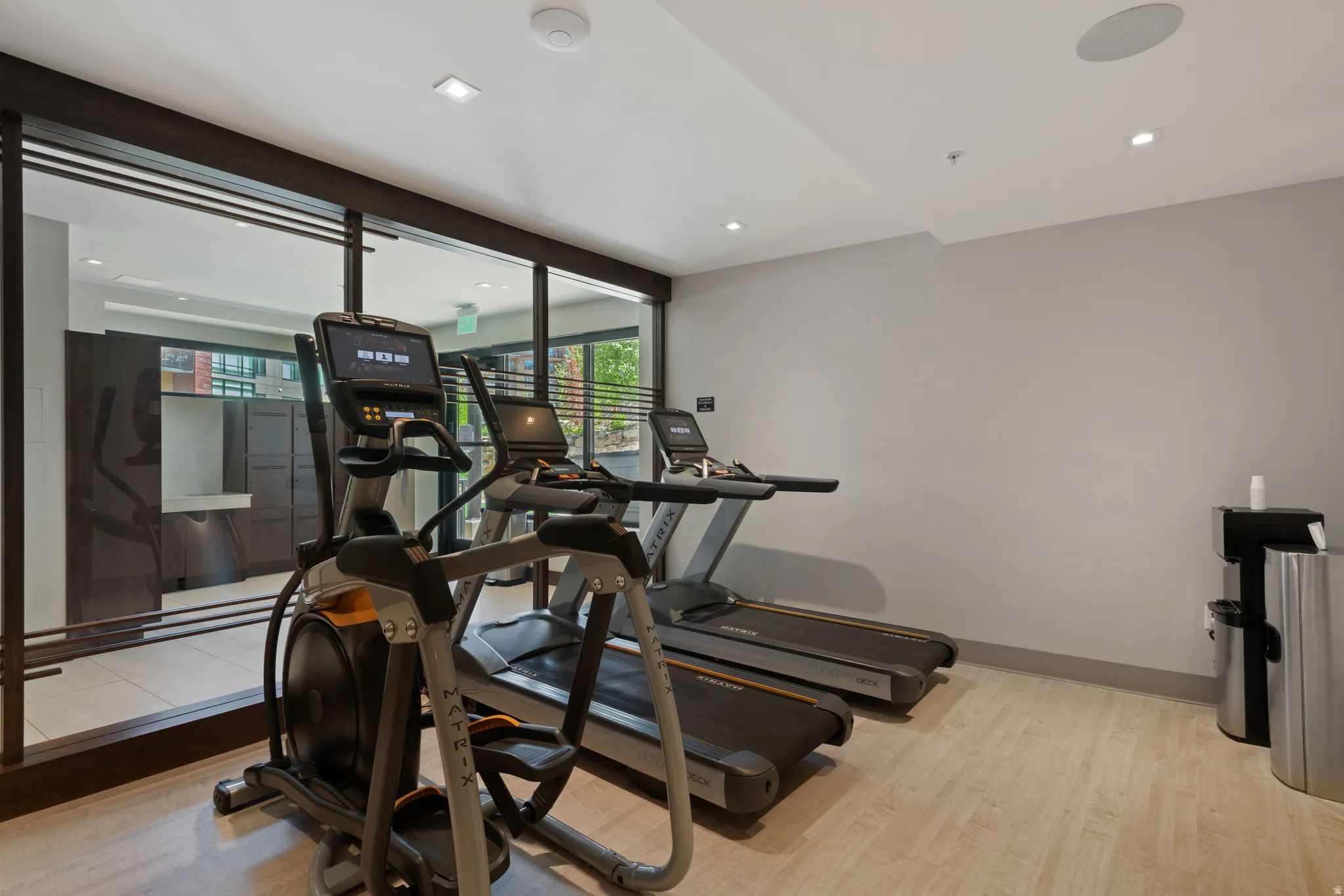 Workout room with recessed lighting