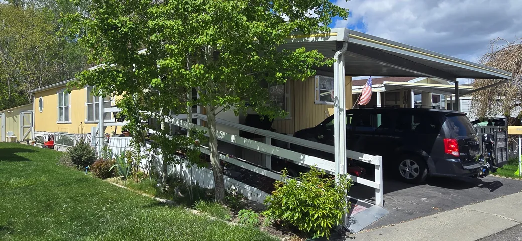 View of home's exterior