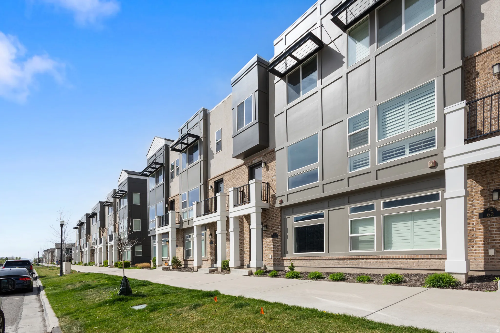 View of apartment building / complex