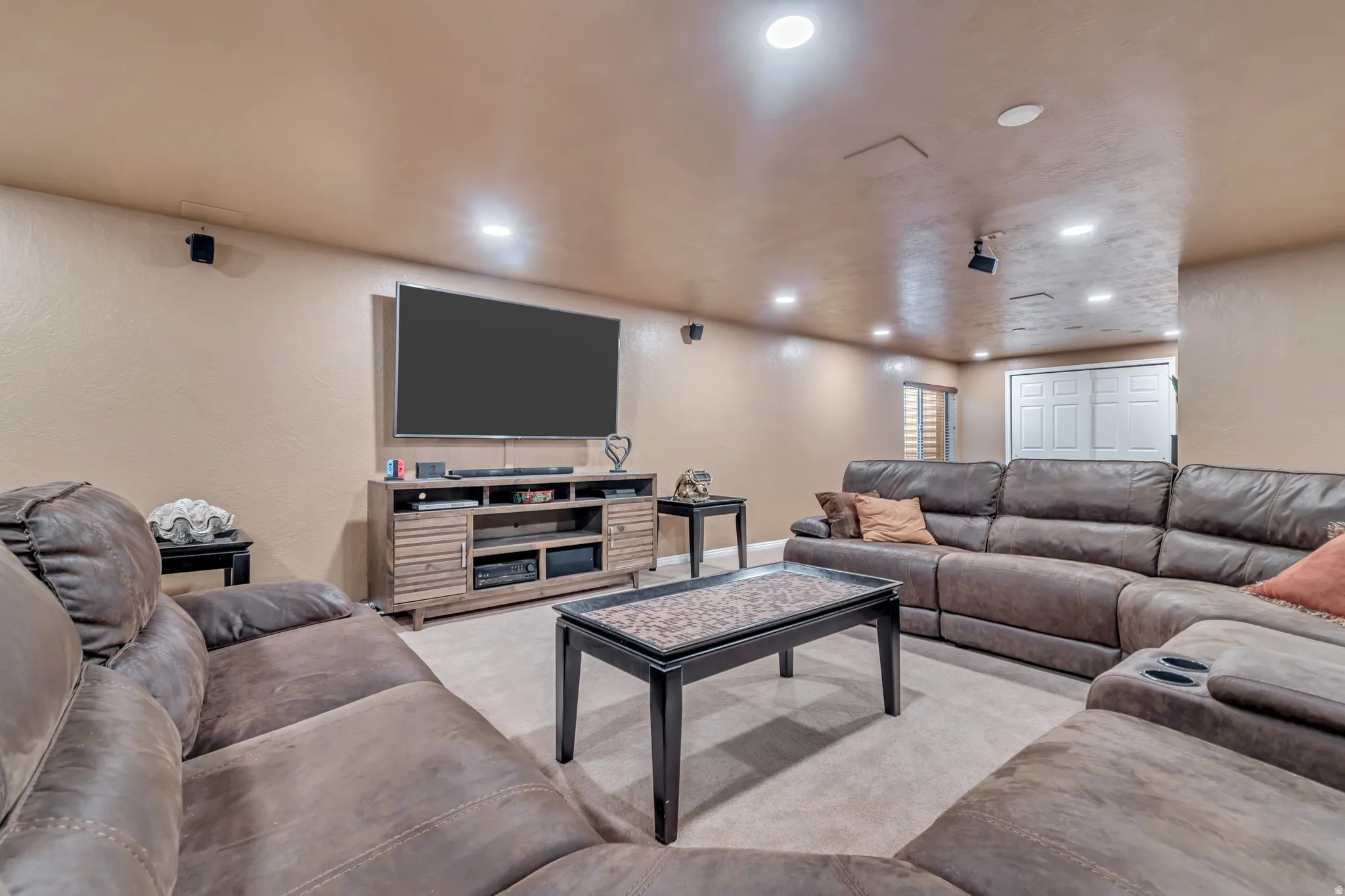 And another angle of the family area.
