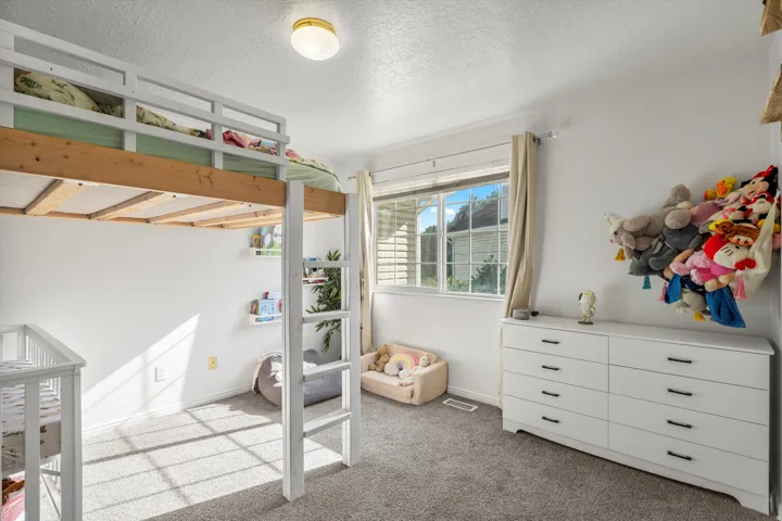 1027 E Sara Ln, Ogden, Utah 84404