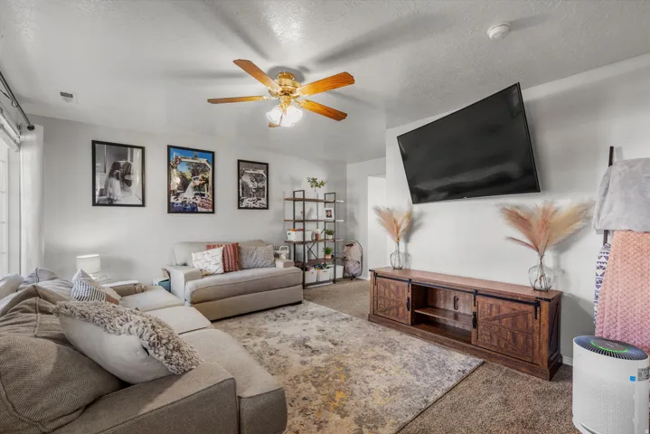 1027 E Sara Ln, Ogden, Utah 84404