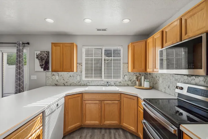 1027 E Sara Ln, Ogden, Utah 84404