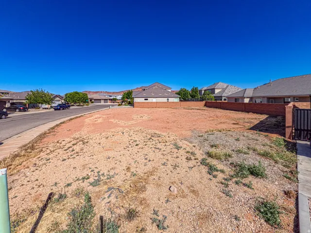View of yard with a residential view