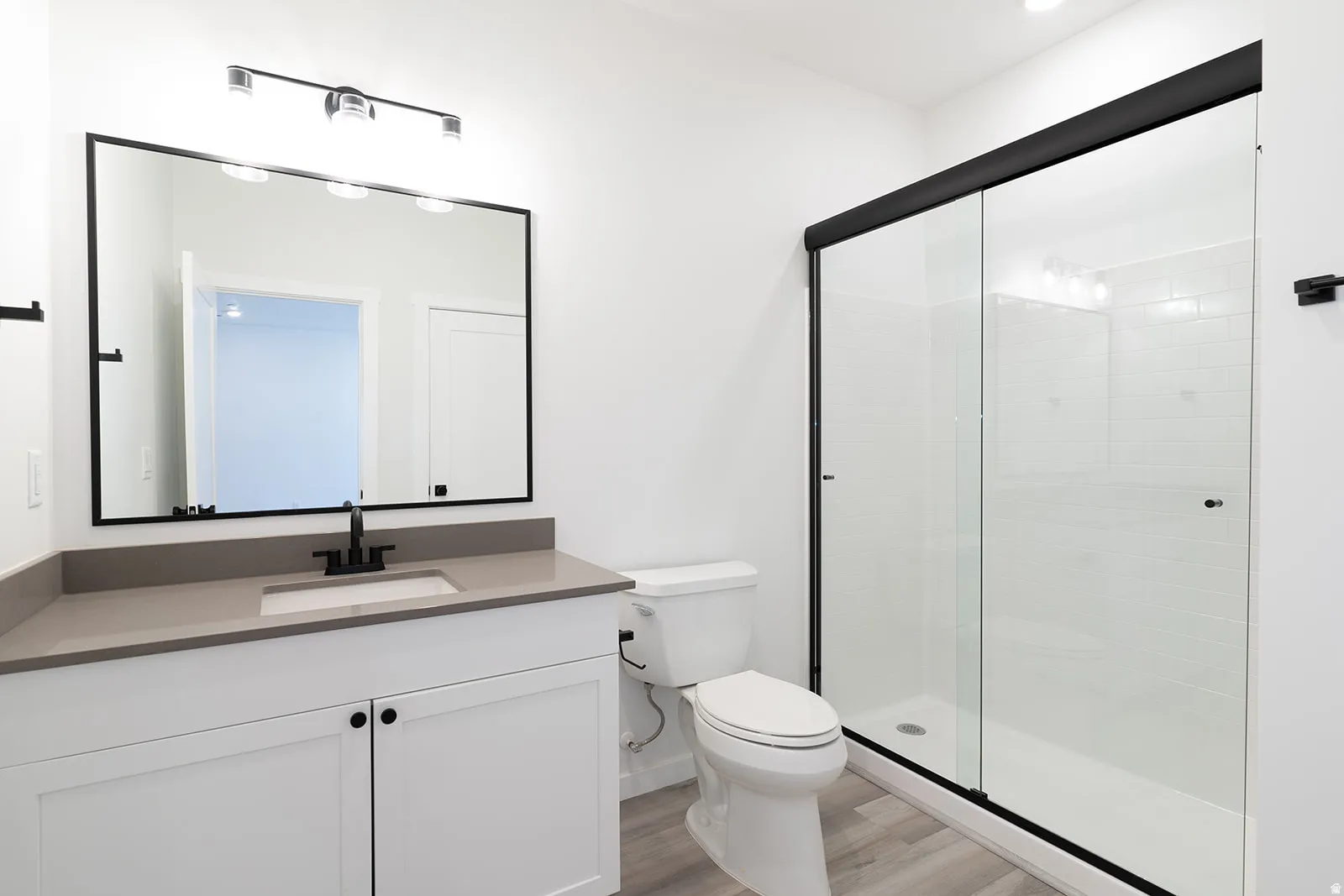 *Photo of a similar unit